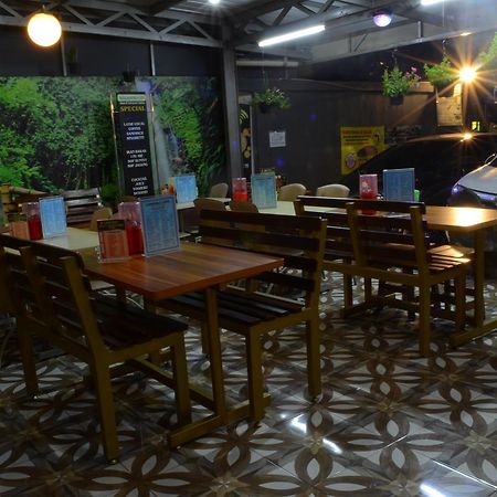 Guest House Salon Fora Gegerkalong Setiabudhi Бандунг Екстериор снимка