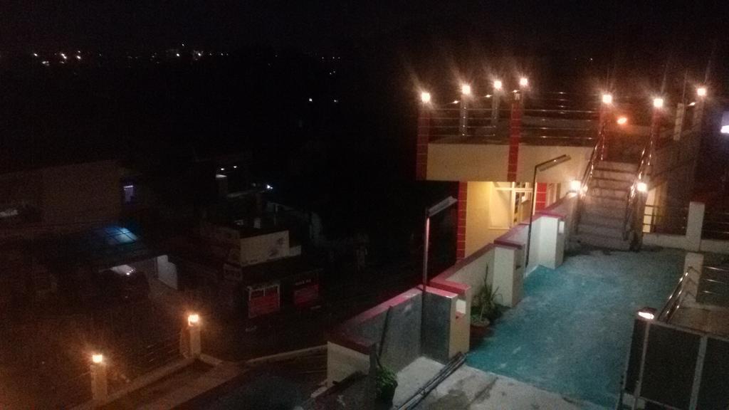 Guest House Salon Fora Gegerkalong Setiabudhi Бандунг Екстериор снимка