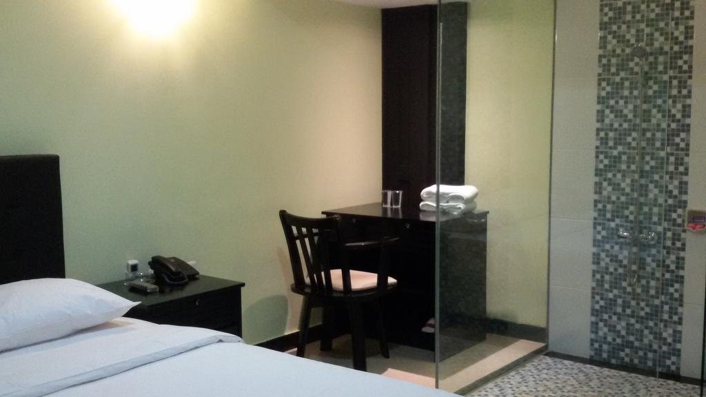 Guest House Salon Fora Gegerkalong Setiabudhi Бандунг Екстериор снимка