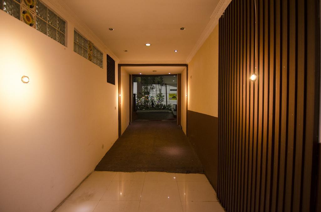 Guest House Salon Fora Gegerkalong Setiabudhi Бандунг Екстериор снимка
