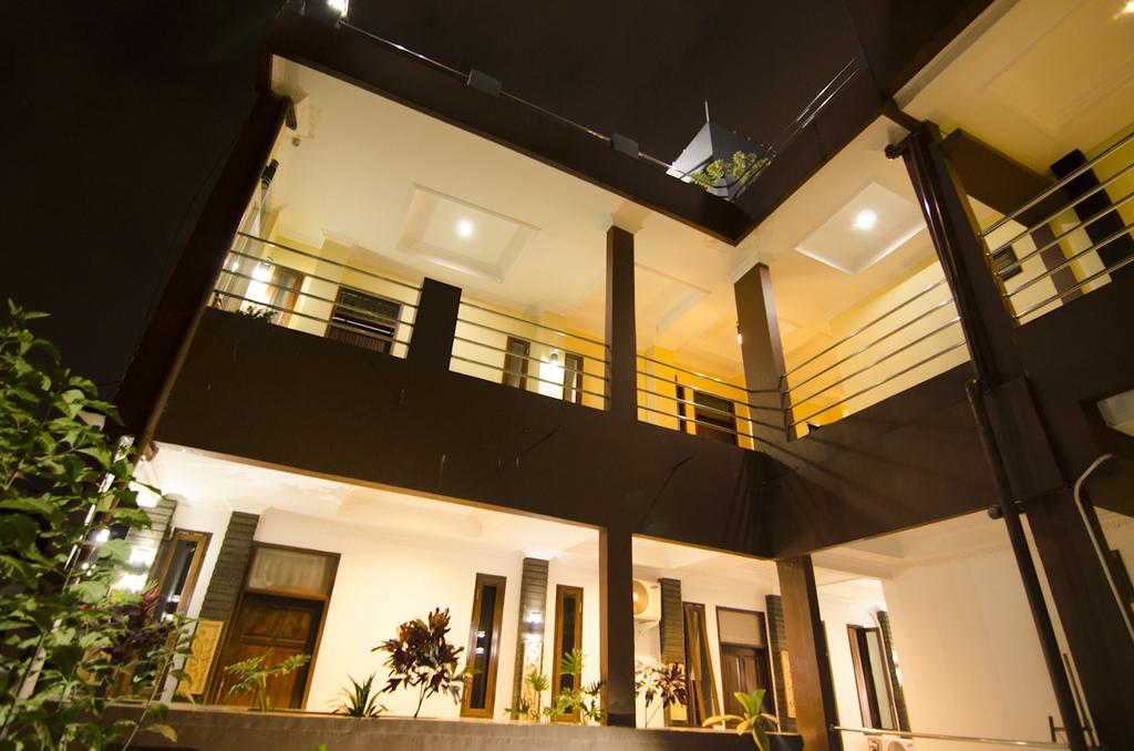 Guest House Salon Fora Gegerkalong Setiabudhi Бандунг Екстериор снимка