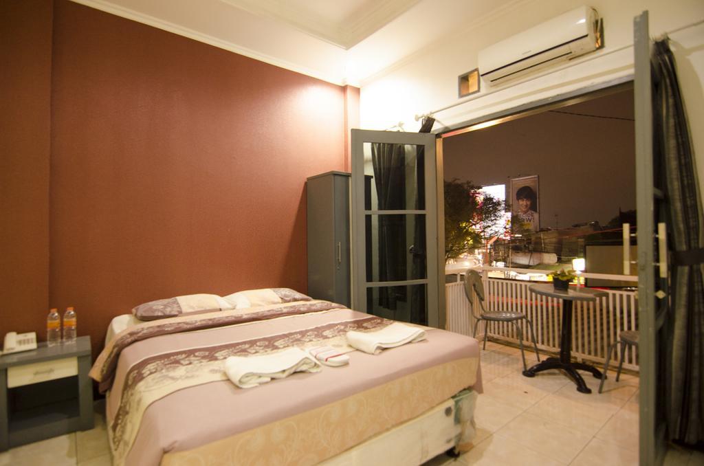 Guest House Salon Fora Gegerkalong Setiabudhi Бандунг Екстериор снимка