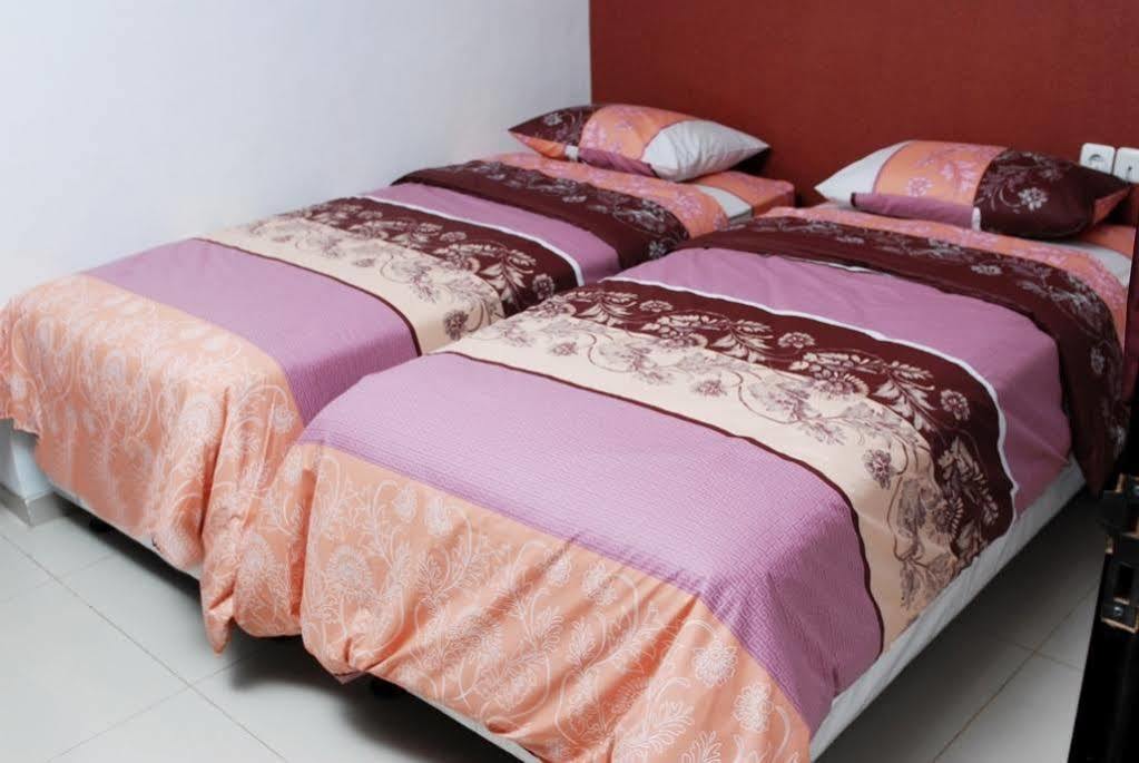 Guest House Salon Fora Gegerkalong Setiabudhi Бандунг Екстериор снимка